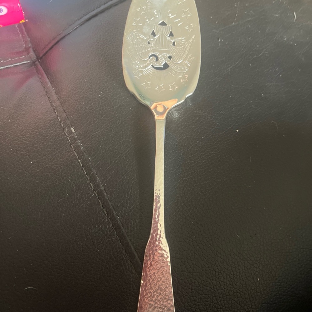 Oneida Silver Cake Server - Picture 1 of 1